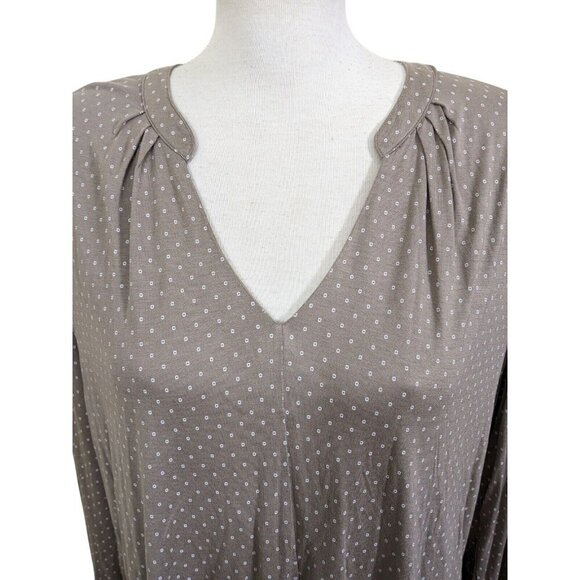 Old Navy Womens Blouse XXL 2XL Taupe Dot Long Sleeve V Neck Lightweight Pleats - Picture 2 of 8
